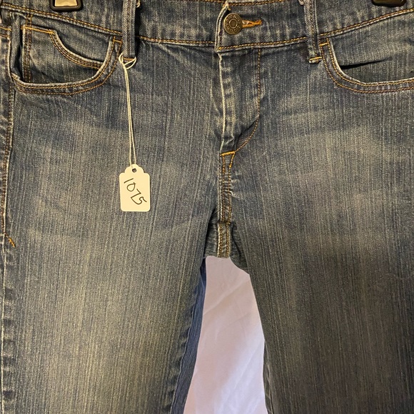 EUC Old Navy denim jeans. Size 6. - Picture 2 of 11